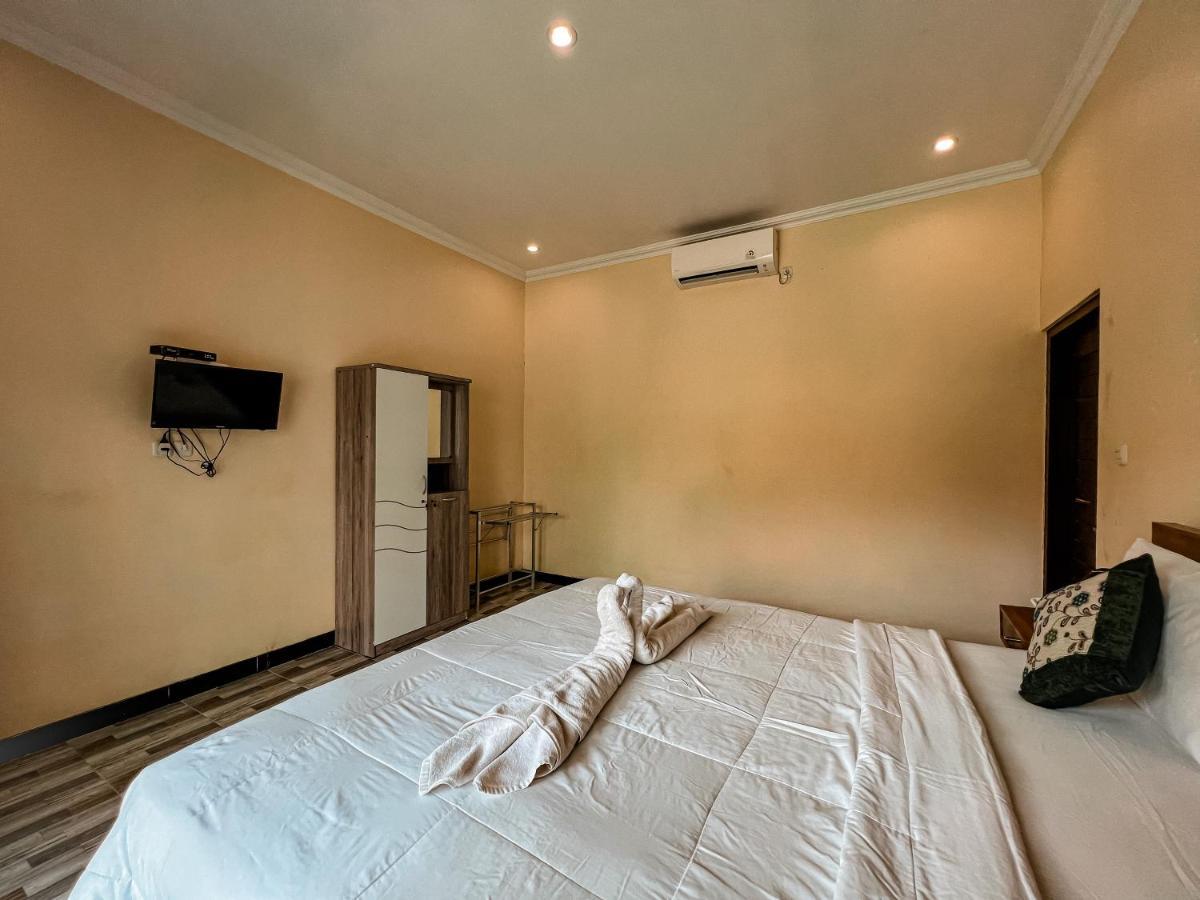 Gayatri Bungalows Batununggul Экстерьер фото